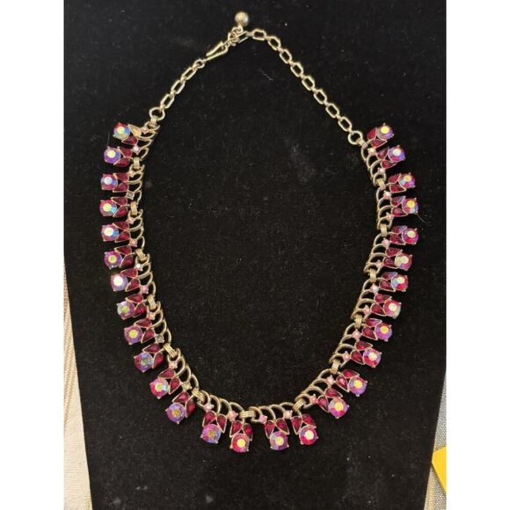 Vtg 1970’s Trifari Ruby Red Aurora Borealis 16” Gold Set Choker Necklace